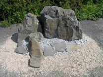 MENHIR AMPHIBOLITE base sciée